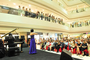 大上海時(shí)代廣場(chǎng)舉辦王之炅小提琴音樂(lè)會(huì) 雅馬哈鋼琴贊助 