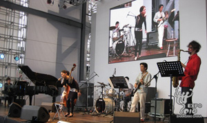 雅馬哈鋼琴亮相世博會(huì)日本產(chǎn)業(yè)館 