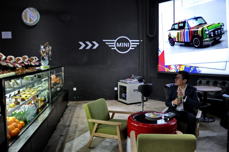 上海藍(lán)車咖啡廳（Blue Car）——雅馬哈 TF1 數(shù)字調(diào)音臺助力咖啡廳小型舞臺演出