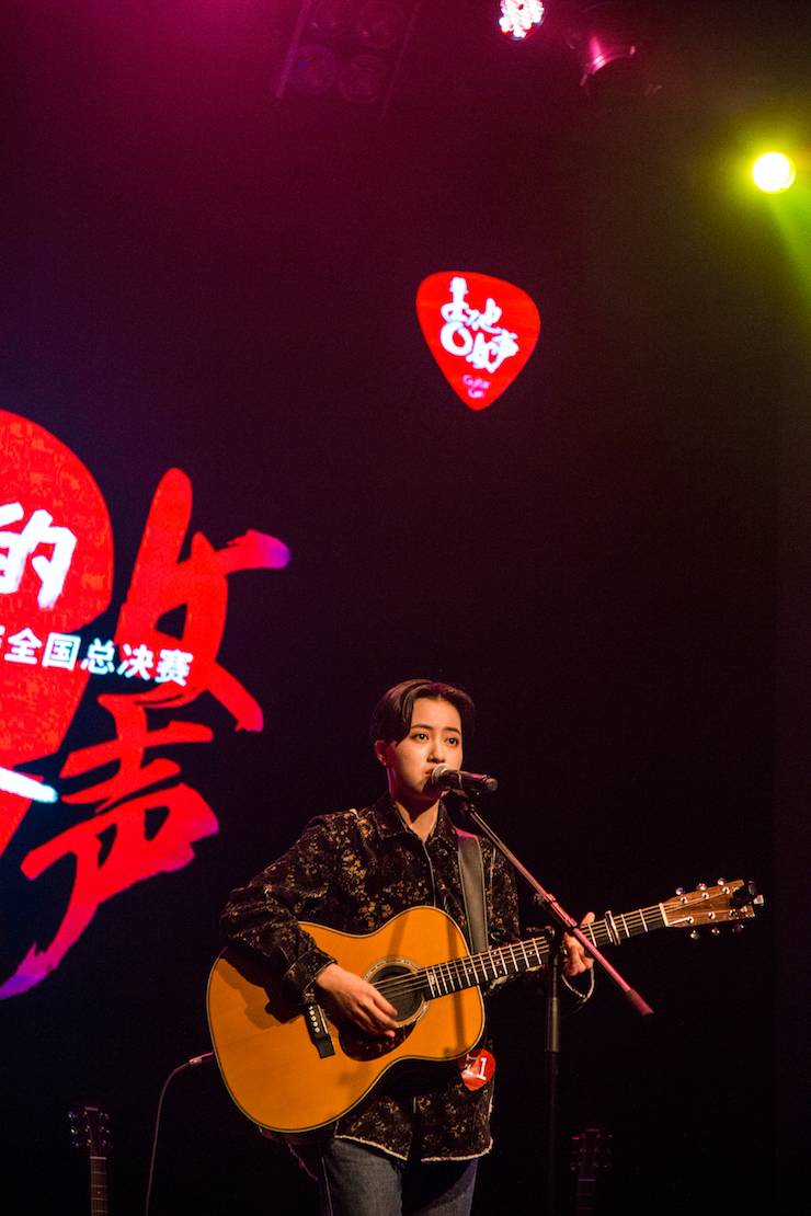 第四屆“雅馬哈吉他女聲彈唱大賽”總冠軍出爐<br />溫格奪冠，董冬冬擔(dān)任評委