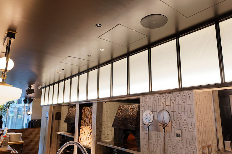 案例 | 雅馬哈音響系統為 800°Degrees 燃木餐廳的用餐氛圍提供音頻解決方案