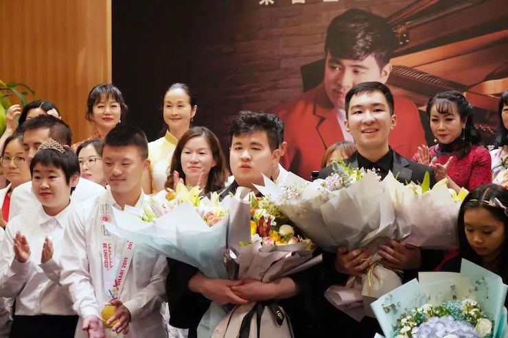 音樂雙子星，點亮冬日激情！——雅馬哈未來藝術家劉明康愛心公益音樂沙龍