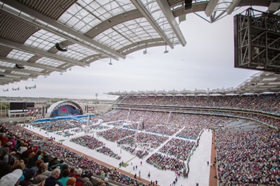 “地球上最大的搖滾樂隊”使用雅馬哈