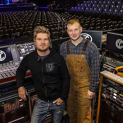 工程師使用雙雅馬哈PM10為Chris Young的“失眠2018世界巡回演唱會”混音