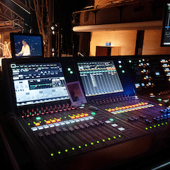 雅馬哈RIVAGEPM10在Urinetown中發(fā)揮重要作用