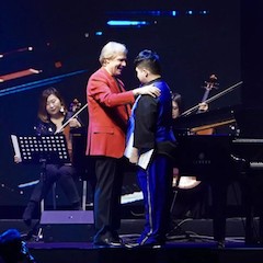 向偶像致敬 | 克萊德曼 x 劉明康 新年伊始共奏美妙旋律